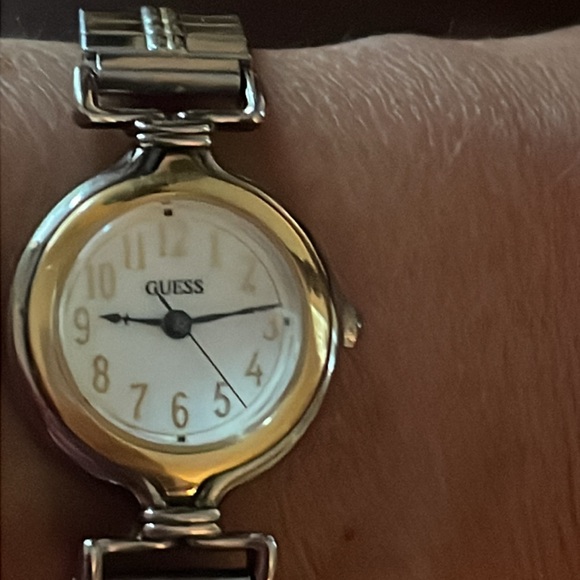 Women’s Guess Watch - Picture 6 of 12